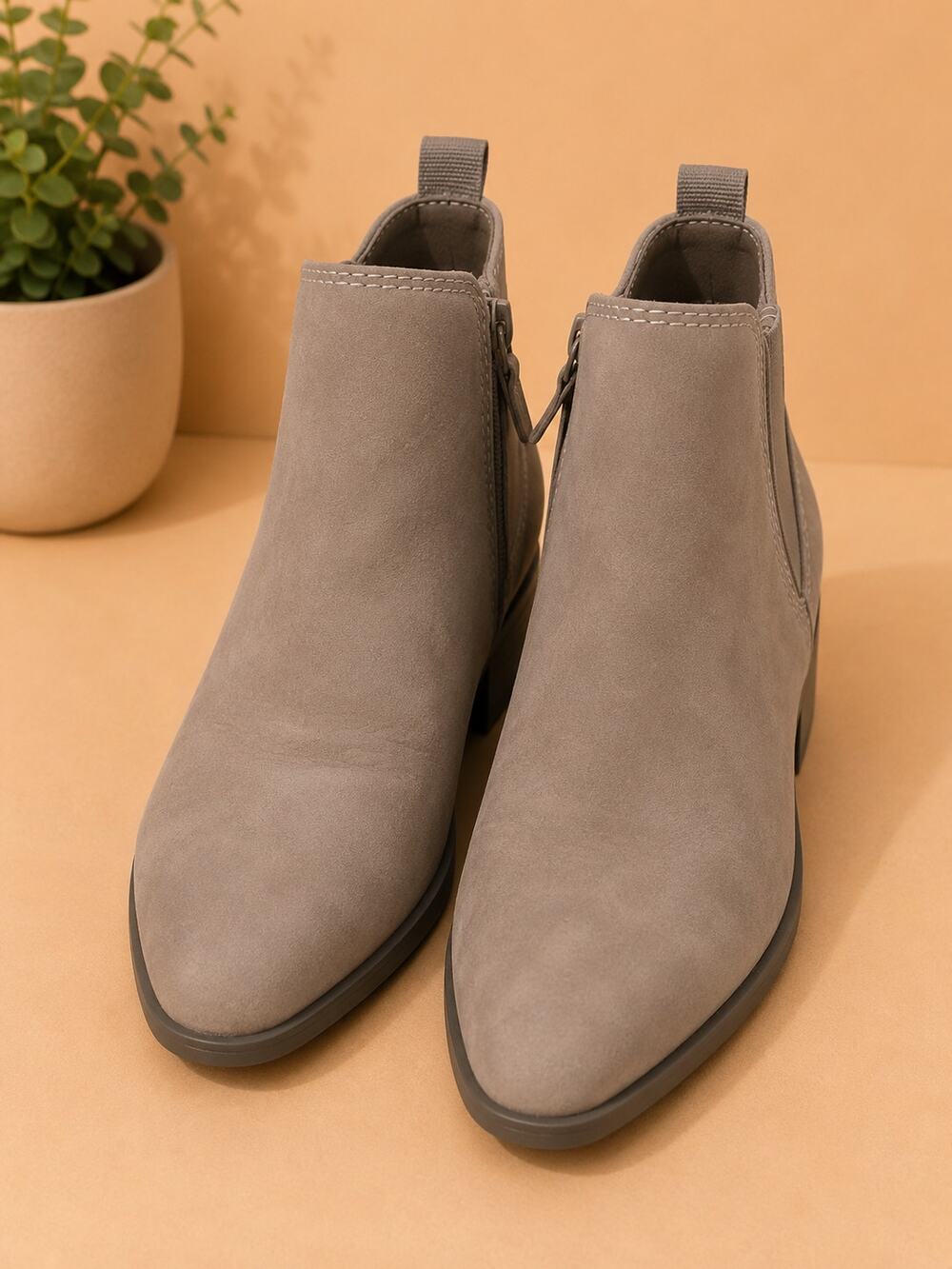 USED Adreena Field Womens Leather Stretch Booties size 10